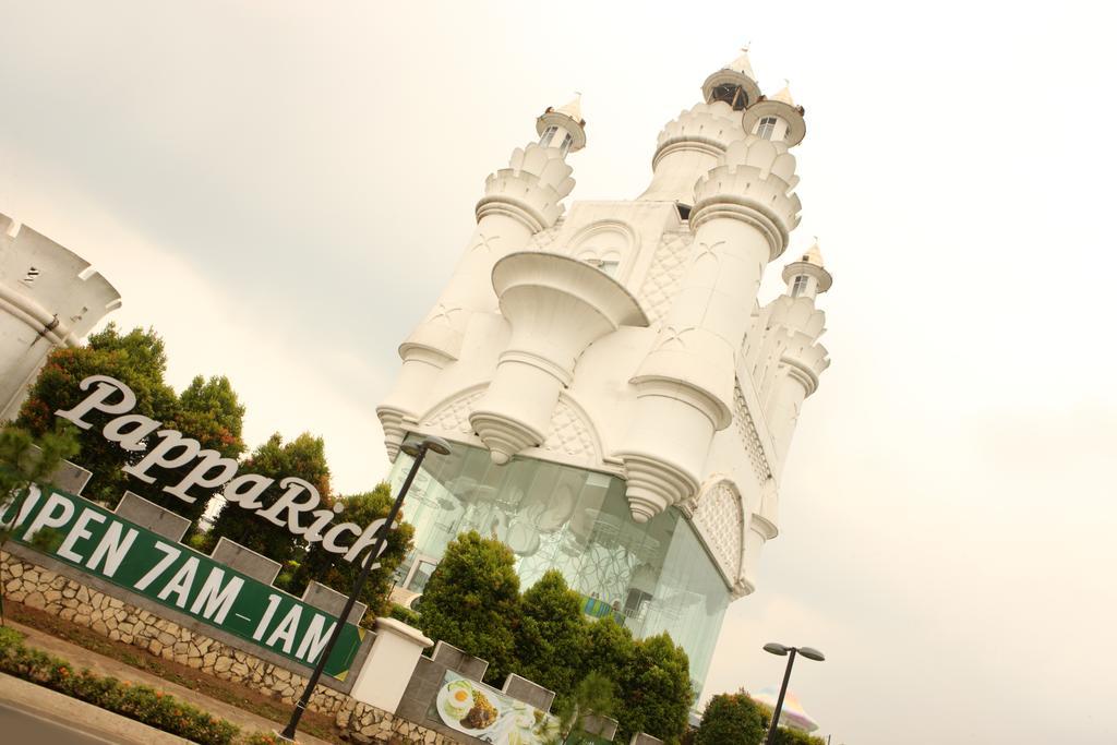 Amaris Hotel Serpong Tangerang Exterior photo
