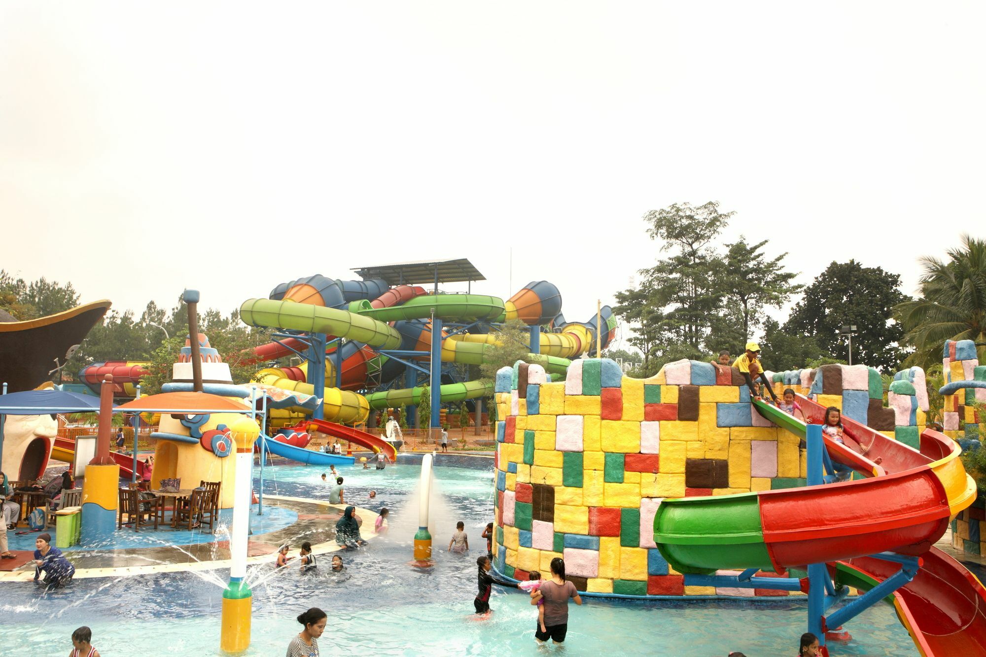 Amaris Hotel Serpong Tangerang Exterior photo